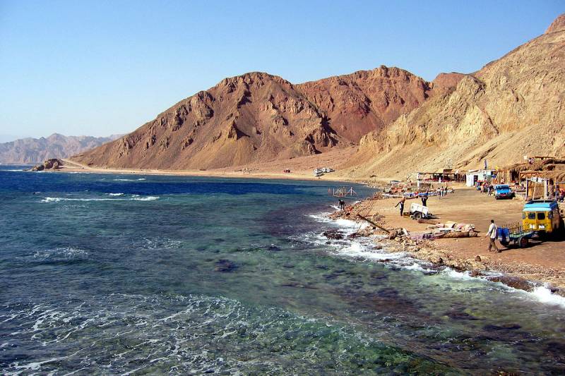3 Days Sinai Desert Discovery All-Inclusive by Camel and Jeep