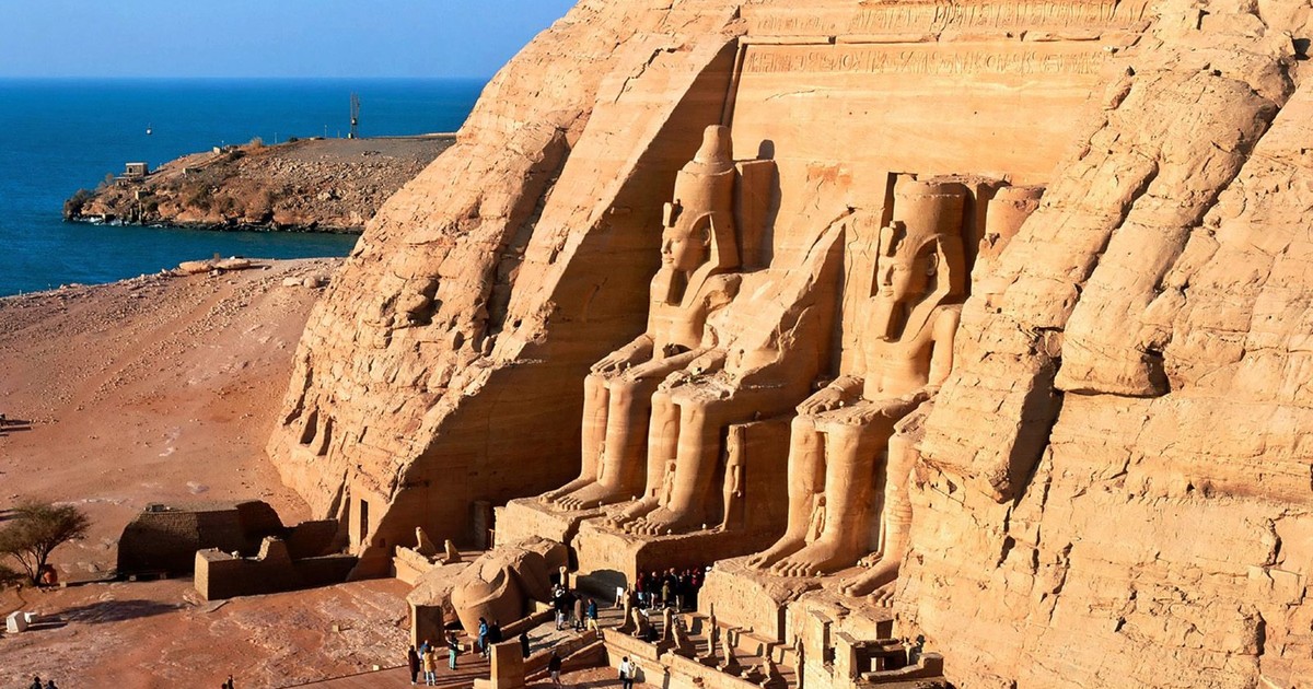 Day Road Trip to Abu Simbel in Aswan