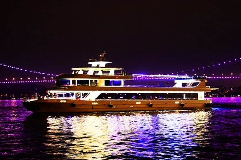 Bosphorus Dinner cruise & Turkish Night Show